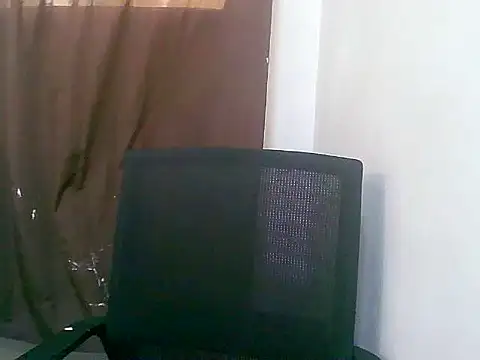 Snapshot of Sweeetgurll chatting on June 8, 11:27 pm Sweeetgurll online show from June 8, 11:27 pm