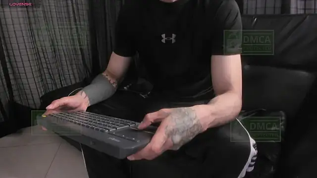 Snapshot of Mr_Klein_69 chatting on November 12, 8:19 pm Mr Klein 69 online show from November 12, 8:19 pm