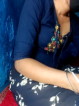 Snapshot of ruchigoutam chatting on April 6, 7:59 pm ruchigoutam online show from April 6, 7:59 pm