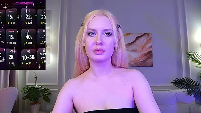 DaisyQuin online show from October 2, 10:22 am