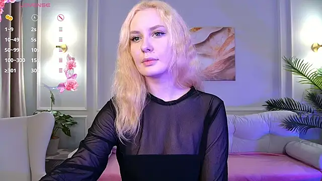DaisyQuin online show from October 5, 9:40 am