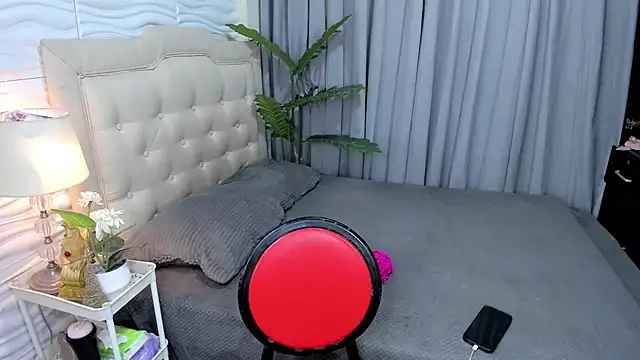 Patricia Anderson online show from November 24, 10:48 am