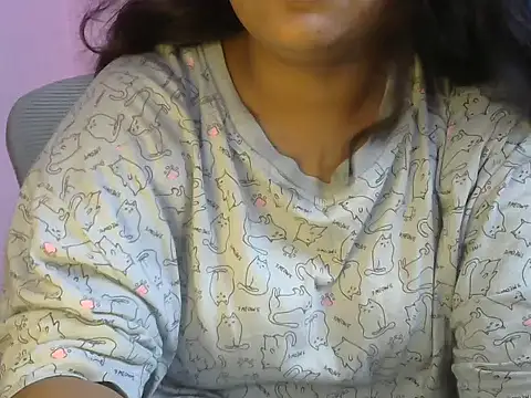 Queenxxx98 online show from April 24, 7:05 pm