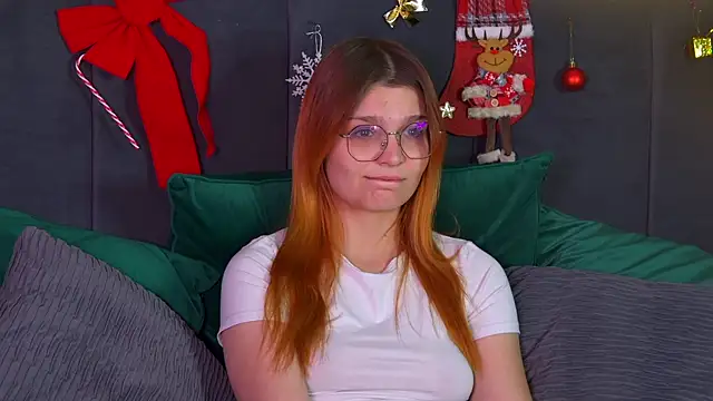 Snapshot of BellaMarebelle chatting on December 18, 4:18 am BellaMarebelle online show from December 18, 4:18 am