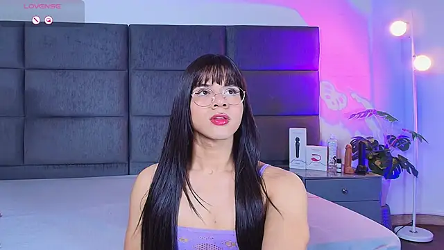 Snapshot of Slenna_Moon chatting on February 8, 1:53 am Slenna Moon online show from February 8, 1:53 am