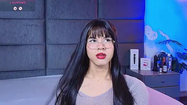 Snapshot of Slenna_Moon chatting on February 17, 1:02 am Slenna Moon online show from February 17, 1:02 am