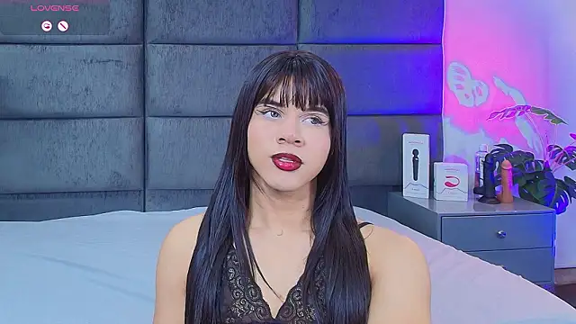 Snapshot of Slenna_Moon chatting on February 19, 1:23 am Slenna Moon online show from February 19, 1:23 am