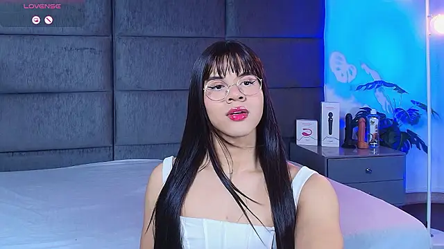 Snapshot of Slenna_Moon chatting on February 21, 11:28 pm Slenna Moon online show from February 21, 11:28 pm