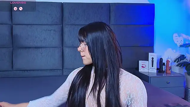 Snapshot of Slenna_Moon chatting on February 22, 11:58 pm Slenna Moon online show from February 22, 11:58 pm