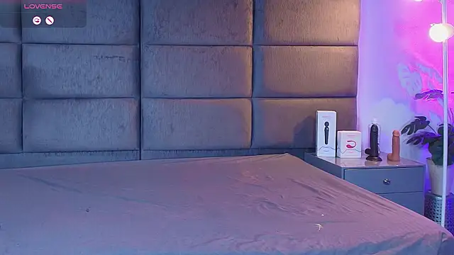 Snapshot of Slenna_Moon chatting on February 26, 12:31 am Slenna Moon online show from February 26, 12:31 am