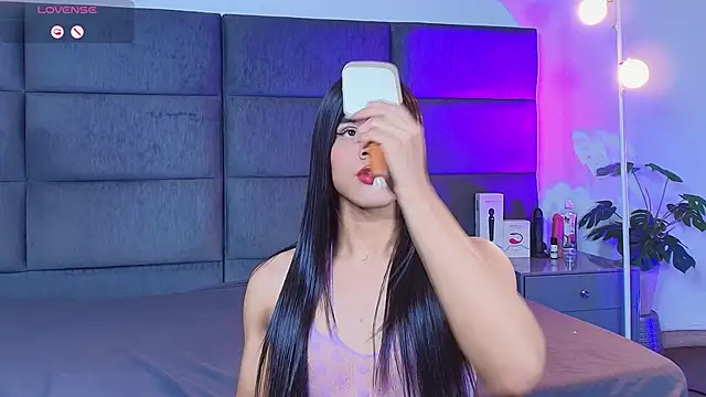 Snapshot of Slenna_Moon chatting on March 7, 11:57 pm Slenna Moon online show from March 7, 11:57 pm