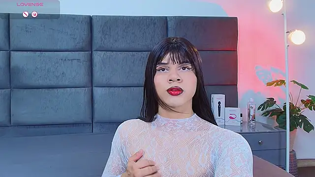 Snapshot of Slenna_Moon chatting on March 13, 10:27 pm Slenna Moon online show from March 13, 10:27 pm