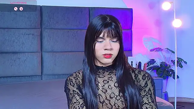 Snapshot of Slenna_Moon chatting on March 19, 11:20 pm Slenna Moon online show from March 19, 11:20 pm