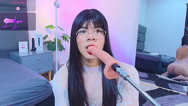 Snapshot of Slenna_Moon chatting on March 20, 11:53 pm Slenna Moon online show from March 20, 11:53 pm