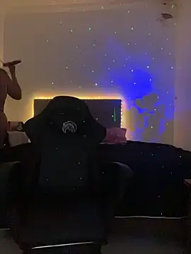 AuroraChest online show from April 1, 8:59 am