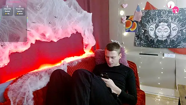 Snapshot of Xavier_Night81 chatting on October 28, 8:40 am Xavier Night81 online show from October 28, 8:40 am