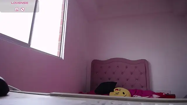 lizzysnow   online show from September 30, 10:37 pm