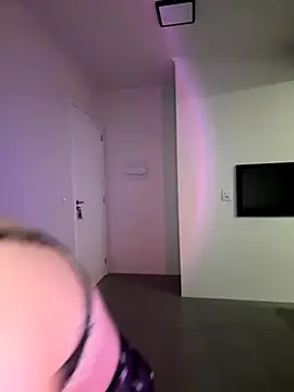 Snapshot of dinexzsummer chatting on October 26, 2:50 am dinexzsummer online show from October 26, 2:50 am