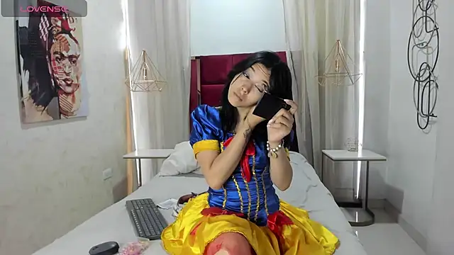 Cloe Miiller  online show from October 6, 1:41 pm