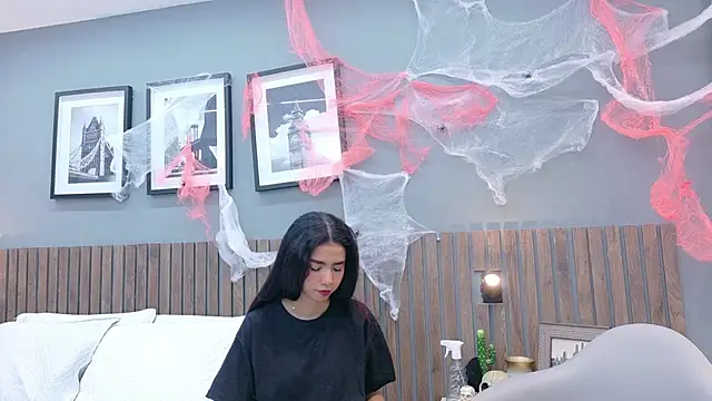 luna roja25 online show from October 15, 12:49 pm