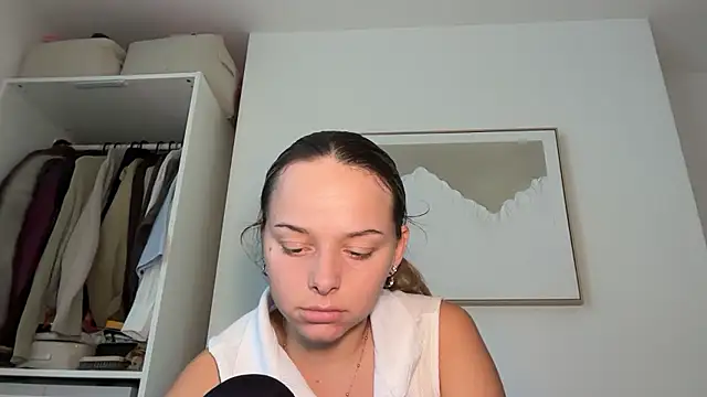 KayleeBella online show from January 17, 4:22 pm