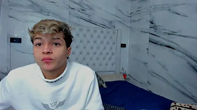 Ari and Storm online show from September 16, 1:23 pm