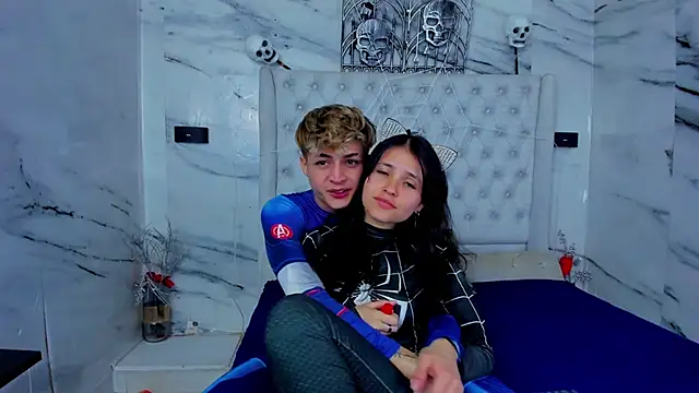 Ari and Storm online show from November 5, 11:27 pm