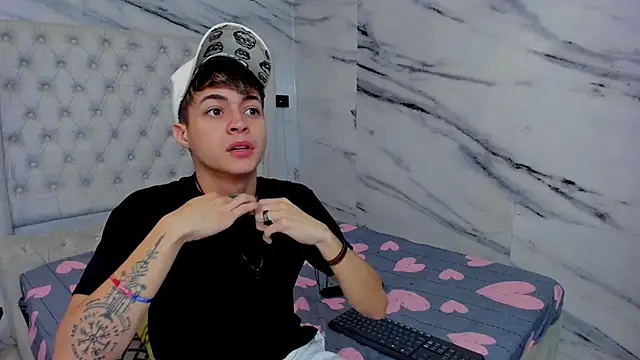 Ari and Storm online show from December 16, 2:11 pm