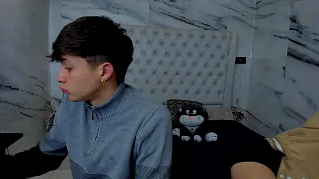 Snapshot of Ari_and_Storm chatting on February 2, 2:05 pm Ari and Storm online show from February 2, 2:05 pm