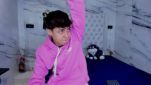 Snapshot of Ari_and_Storm chatting on February 3, 3:06 pm Ari and Storm online show from February 3, 3:06 pm