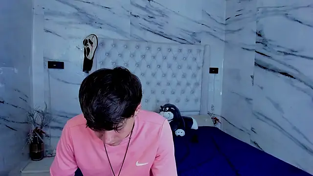 Snapshot of Ari_and_Storm chatting on February 5, 12:59 am Ari and Storm online show from February 5, 12:59 am