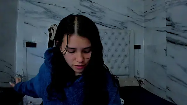 Snapshot of Ari_and_Storm chatting on February 6, 12:37 am Ari and Storm online show from February 6, 12:37 am