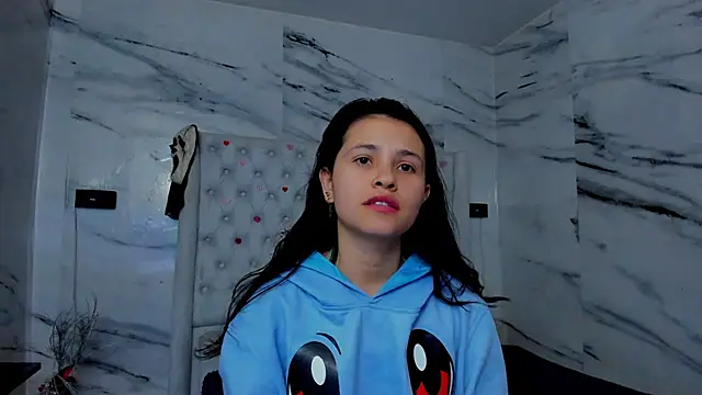 Snapshot of Ari_and_Storm chatting on February 8, 12:47 am Ari and Storm online show from February 8, 12:47 am