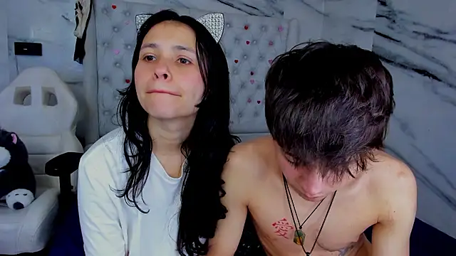 Snapshot of Ari_and_Storm chatting on February 8, 12:52 pm Ari and Storm online show from February 8, 12:52 pm