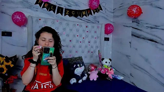 Snapshot of Ari_and_Storm chatting on February 13, 2:18 am Ari and Storm online show from February 13, 2:18 am