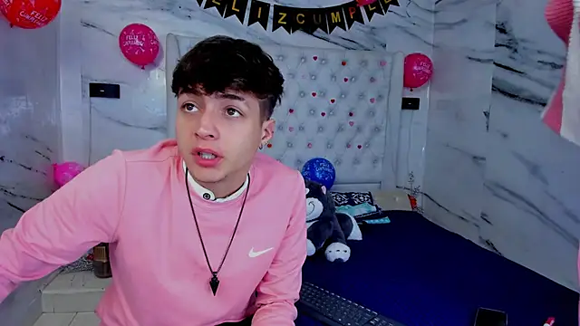 Snapshot of Ari_and_Storm chatting on February 24, 4:38 pm Ari and Storm online show from February 24, 4:38 pm