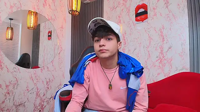 Ari and Storm online show from April 7, 2:39 pm