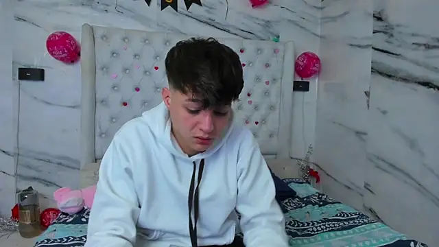 Ari and Storm online show from April 10, 2:11 pm