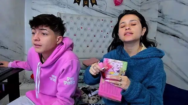 Ari and Storm online show from April 13, 2:33 pm