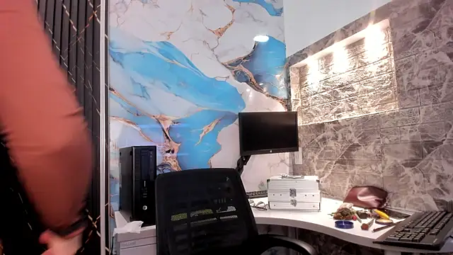 Scarlett 14  online show from January 7, 3:31 am