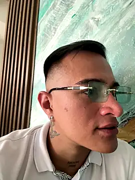 LiamDeep online show from December 17, 6:25 pm