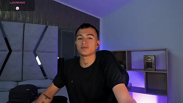 Snapshot of LiamDeep chatting on February 14, 8:16 pm LiamDeep online show from February 14, 8:16 pm