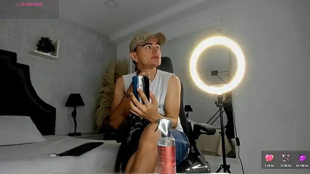 LiamDeep online show from March 26, 8:14 pm