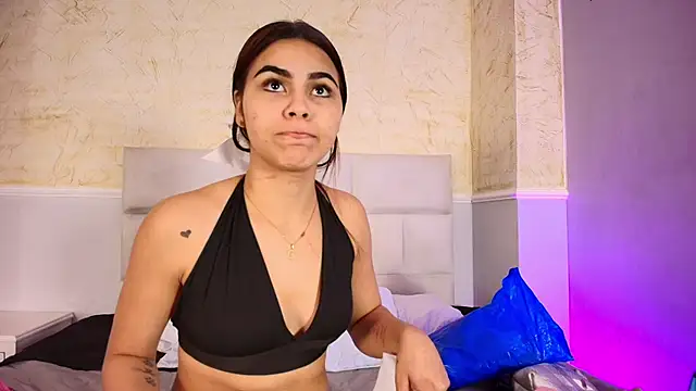 KimberlyLoren online show from October 4, 12:58 pm