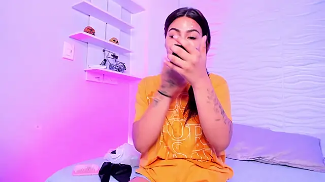 KimberlyLoren online show from October 14, 9:04 pm