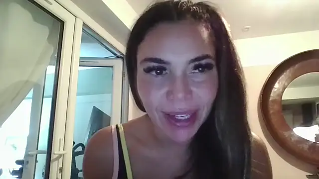 Snapshot of Saucy-Sharna chatting on October 24, 1:13 am Saucy-Sharna online show from October 24, 1:13 am