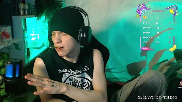 frozen boy online show from October 29, 3:36 pm