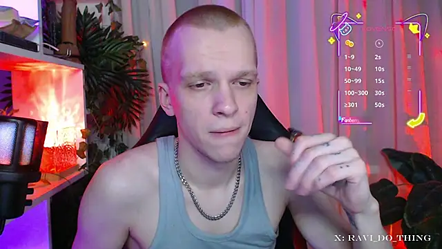 Snapshot of frozen_boy chatting on November 22, 6:07 pm frozen boy online show from November 22, 6:07 pm