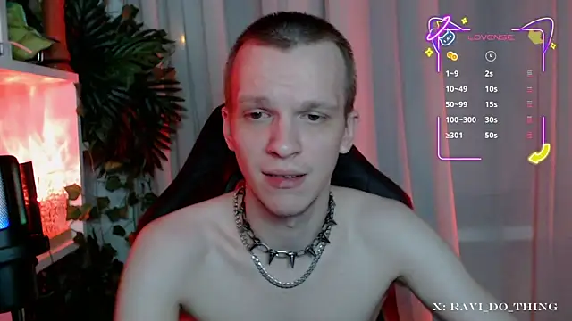 Snapshot of frozen_boy chatting on December 14, 5:51 pm frozen boy online show from December 14, 5:51 pm