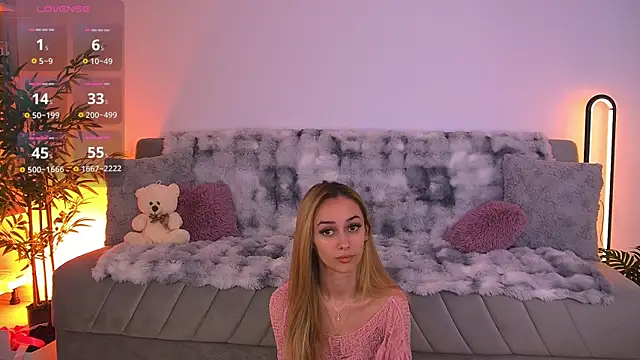 AmyKent  online show from June 6, 2:55 pm